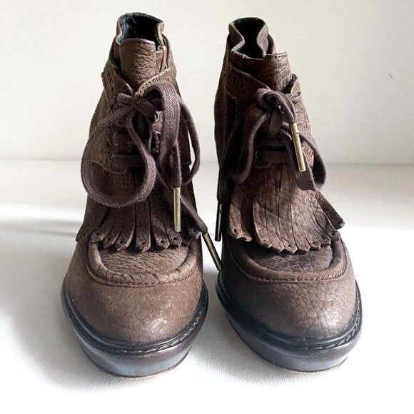NWOT Burberry Brown Heeled Boots - Picture 6 of 10